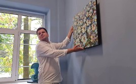 Выставка живописи художника Дмитрия Кустановича в галерее Форт в Сочи. Август 2018